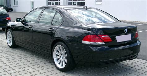 Bmw says fuel economy improves by three percent over that of the outgoing 750i/li, rated at 15/23 mpg city/highway. 2008 BMW 7 Series 760Li - Sedan 6.0L V12 auto