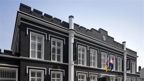 Rasanya ingin menginap semalam saja di kamar hotel grand diara. Menginap di dalam 'Penjara', Mau Coba?