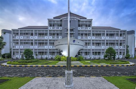 Universitas Yang Ada Di Surabaya Homecare24