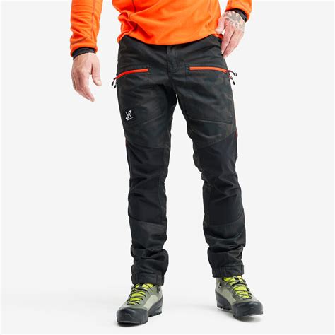 Die nordwand pro wiegt über 600g, was für eine wanderhose schon ordentlich ist. Nordwand Pro Pants Men Dark Camo | RevolutionRace