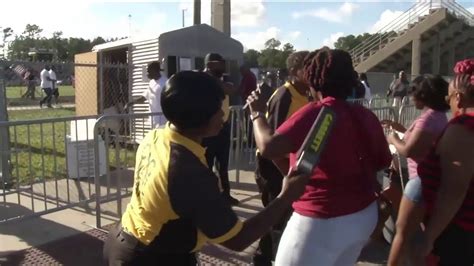 Jacksonville High Schools Getting Walk Through Metal Detectors Youtube