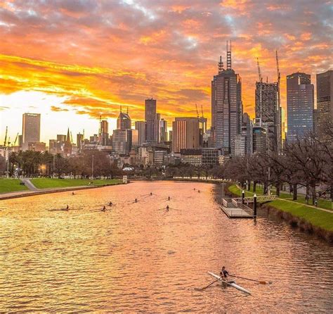 Sunset in Melbourne, Australia. : CityPorn
