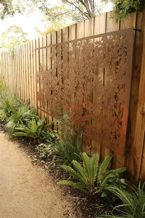 25 Incredible Diy Garden Fence Wall Art Ideas