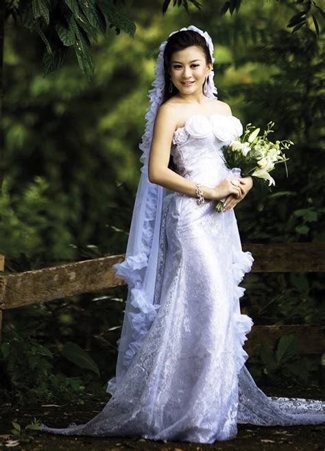 Myanmar Model Wutt Hmone Shwe Yi With White Wedding Fashion Dress