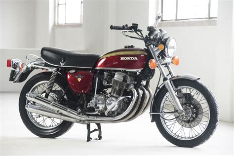 The tubes have a diameter of 45mm and the silencer fits onto a 44,5 or 38mm flange depending on the muffler you would like to order. Honda CB 750 Four - An immediate success with 750cc and ...