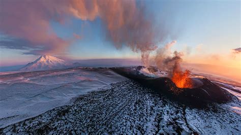 Tolbachik Volcano Eruption In Kamchatka Russia Fire Volcanos
