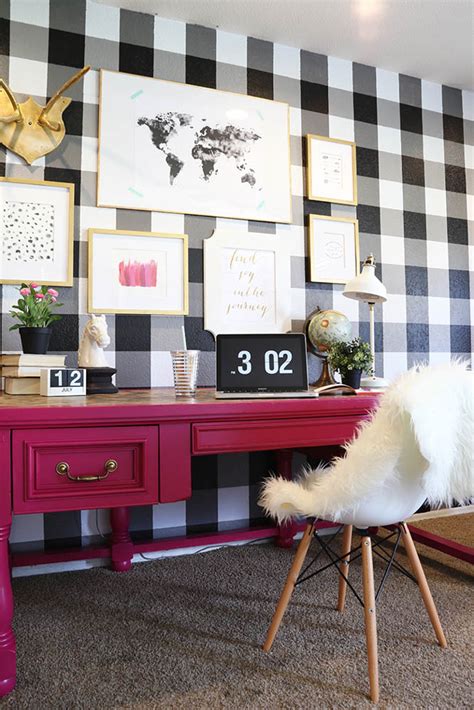 Black, white and pink all over. 5 Amazing Spring DIY Decor Ideas Under 100$! (Your Wallet ...