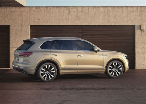 New Volkswagen Touareg 2023 3 0T Atmosphere 340 HP Photos Prices And