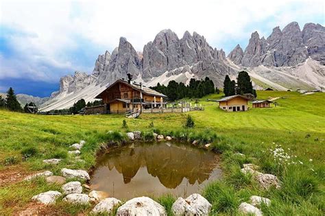 5 Stunning Day Hikes In The Dolomites Italy
