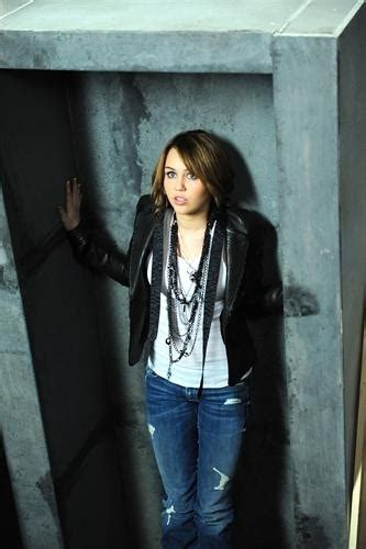 Miley Cyrus Fly On The Wall Music Video Miley Cyrus Photo 20152681