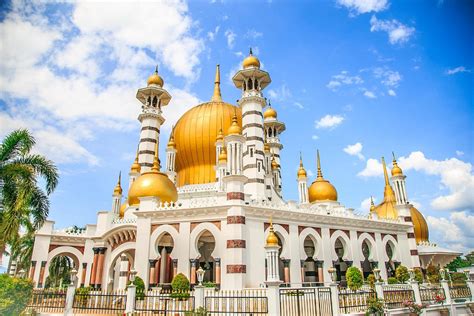 Ini 5 Masjid Terindah Di Indonesia Ada Yang Mirip Taj Mahal Lho Enervon
