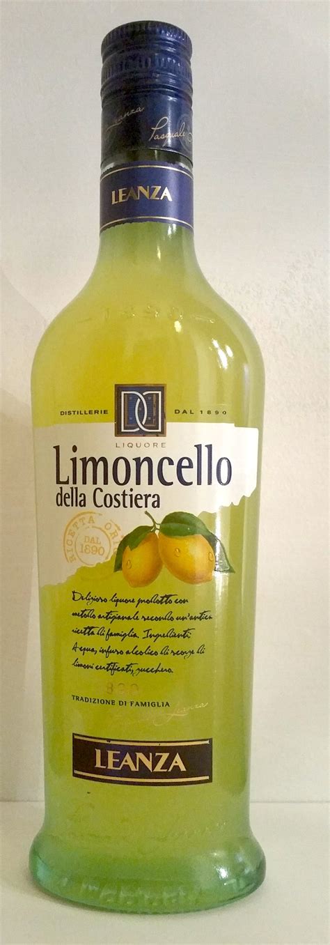 Sfusato amalfitano, racchiude in sé la sintesi di elementi. Limoncello: Prova d'assaggio | Dissapore