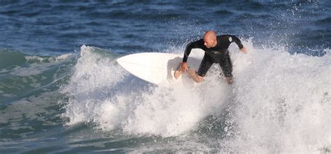 Surfer Winkipop Beach Victoria Australia Aaron Kinzer Flickr