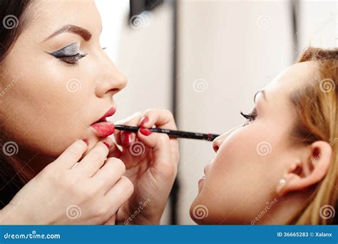 Woman Having Makeup Applied By Makeup Artist Stock Image Image Of Eyelashes Girl