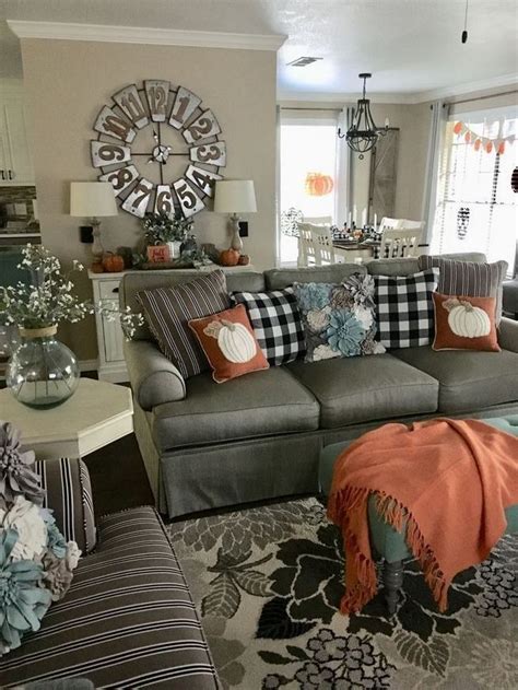 21 Warm And Cozy Farmhouse Style Living Room Decor Ideas 10 - lmolnar