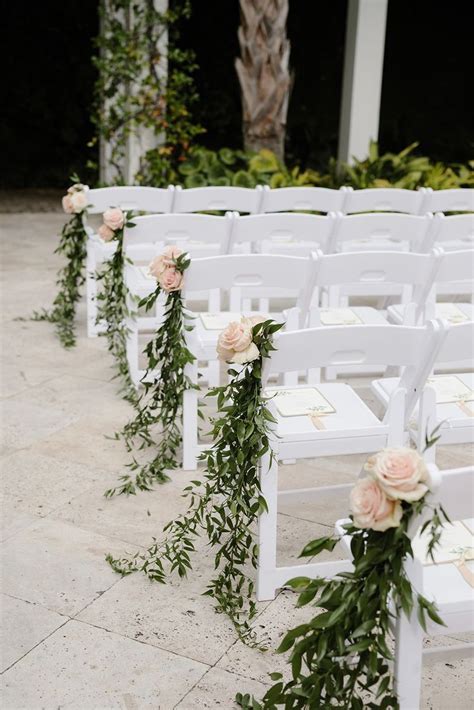 Pin By Bianca Chowdhury On Wedding Floral In 2020 Wedding Aisle