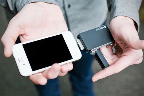 Portable Keychain Iphone Charger By Mophie Gives Your Iphone A 30 50