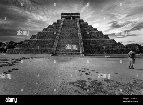 Chichén Itzá Aerial View Black And White Stock Photos And Images Alamy