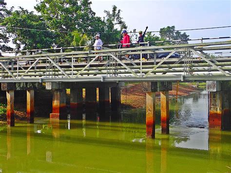 This batu pahat attraction is actually a jetty that is close to a seaside accommodation, lover bridge resort. Amoi rides in the kampungs: Training for FSTR : Batu Pahat ...