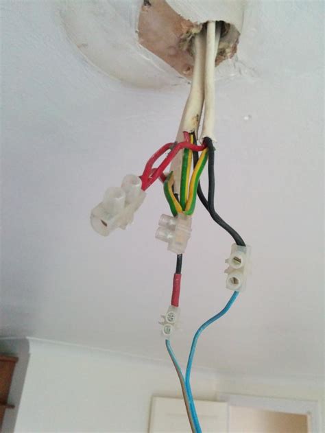 I am unsure of the proper wiring required. Odd wiring in ceiling rose... | DIYnot Forums