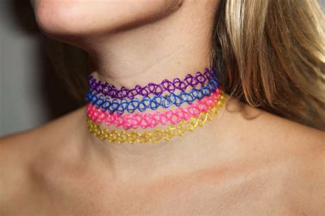 90s Famous Chokers DIY Inside The Fashionista
