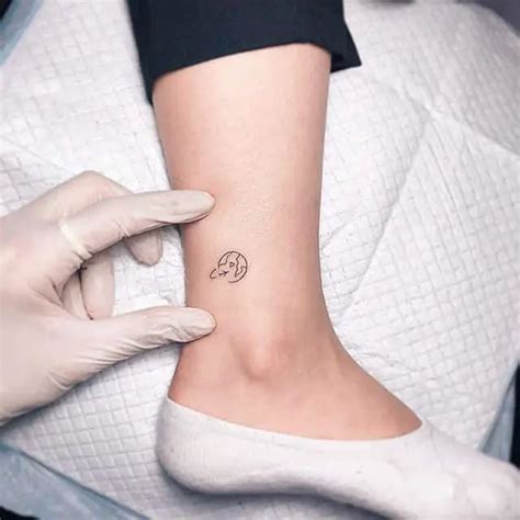 Tatuajes Minimalistas Los 50 Más Hermosos Diseños Para Chicas