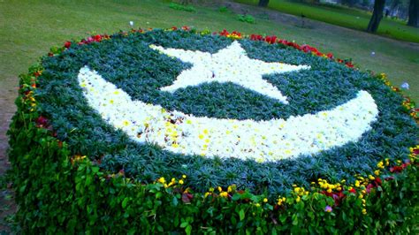 Jun 07, 2021 · the incident occurred early on monday near the city of daharki, in ghotki district of pakistan's southeast sindh province. Pakistani Flag Art with Grass and Flowers-1600x900 HD ...
