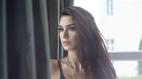 Ertugrul Actress Burcu Kiratlis Latest Selfie Actresses Turkish