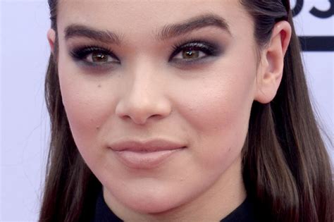 hailee steinfeld brad paisley to perform on nbc s 4th of july fireworks spectacular