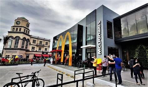 PHL's biggest McDo opens at Capital Town - Punto! Central Luzon