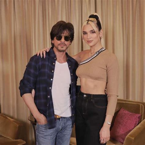 Shah rukh khan's picture from his theatre days goes viral; Shah Rukh Khan meets Dua Lipa, 'teaches' her a few dance ...