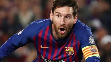 12 occasions where lionel messi stunned the world of football throughout his career, winning ballon d'or, scoring crucial goals, impossible dribbling skills. Messi, mucho mejor que CR7, mejor que LeBron James