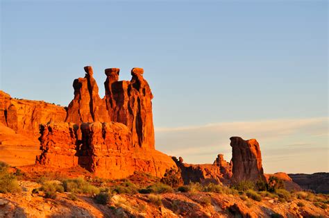 Arches National Park Park Avenue And Courthouse Towers Your Hike Guide