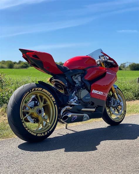 Buy ducati motorcycles & scooters and get the best deals at the lowest prices on ebay! Ducati | Ducati, Motorbikes, Moped
