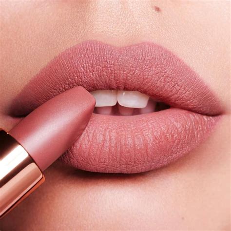 Charlotte Tilbury S Magical Lip Liner Pillowtalk Comes With A Pretty
