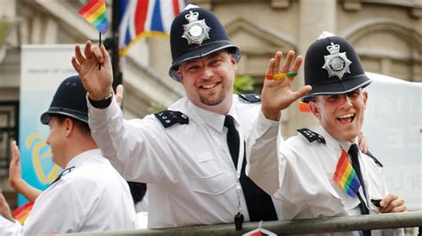 Pride Of Met Officers As They Propose To Their Partners Daily Mail Online