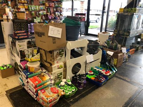 Joann has aisles of smiles to help you find your happy place. Hometown Pets - Eugene - Pet Store - Eugene, Oregon ...