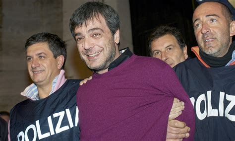 Camorra mafia 'super boss' Antonio Iovine turns state witness | World
