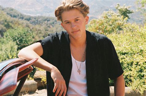Meet Deacon The Son Of Ryan Phillippe And Reese Witherspoon Whos Ready To Be An Edm Star