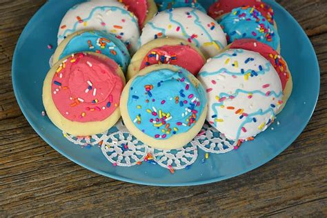 Learn how to make cookies from gingerbread to spice with betty's best scratch christmas cookie recipes. 15 Different Types of Frosting