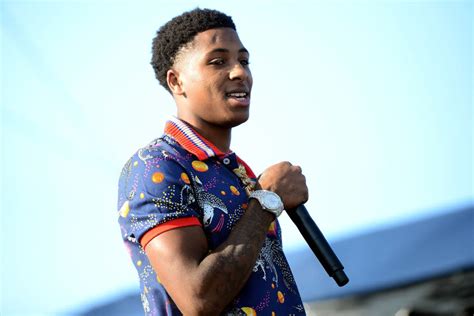 Download Nba Youngboy Performing Live Wallpaper