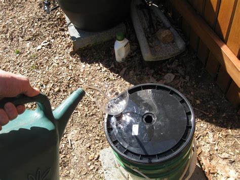 Delete The Nuts Self Watering 5 Gallon Bucket