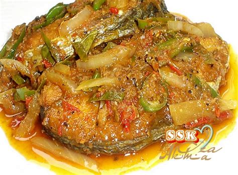 1 bijik setgh kelapa parut (perah amik pati shj). Ikan Tenggiri Masak Hijau | Singgahsana Kitchen