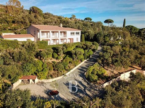 Maison à Vendre 6 Pièces 248 M2 Grimaud 2 000 000