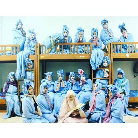 Dp bbm ala santri yang lucu kocak unik pontren com. Gambar Kartun Santri Dan Santriwati - Nusagates