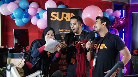 Suria fm memperkenalkan barisan selebriti yang awesome yang di angkat menjadi penyampai untuk menceriakan hidup anda! Hadiah ulang tahun paling manis! Suria FM berjaya kukuhkan ...