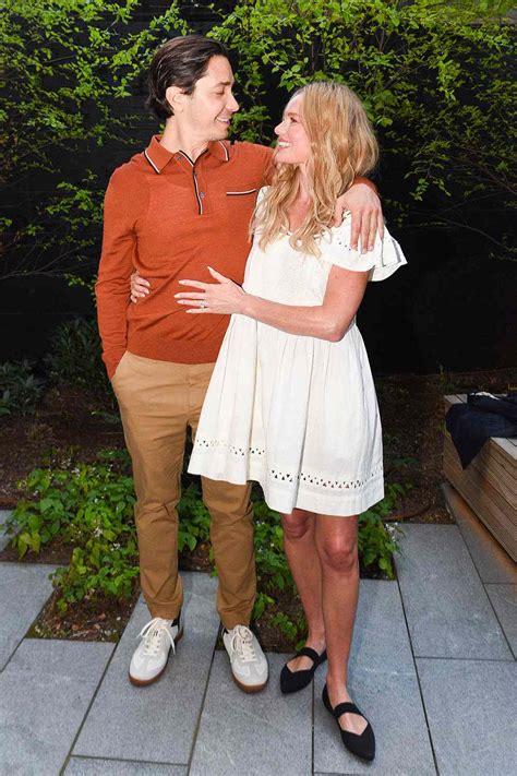 Kate Bosworth And Justin Long Pictured Wearing Bands On Ring Fingers