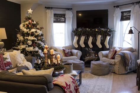 Farmhouse Christmas Living Room That Will Make You Want To Cozy Up