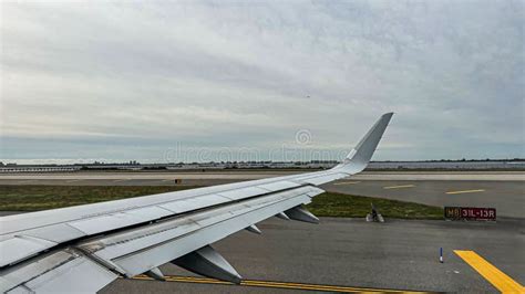 Planes Line Up At Jfk Airport One Of The Top 10 Busiest Airports In