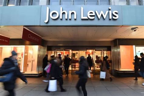 All The Major High Street Chains That Are Cutting Jobs And Shutting